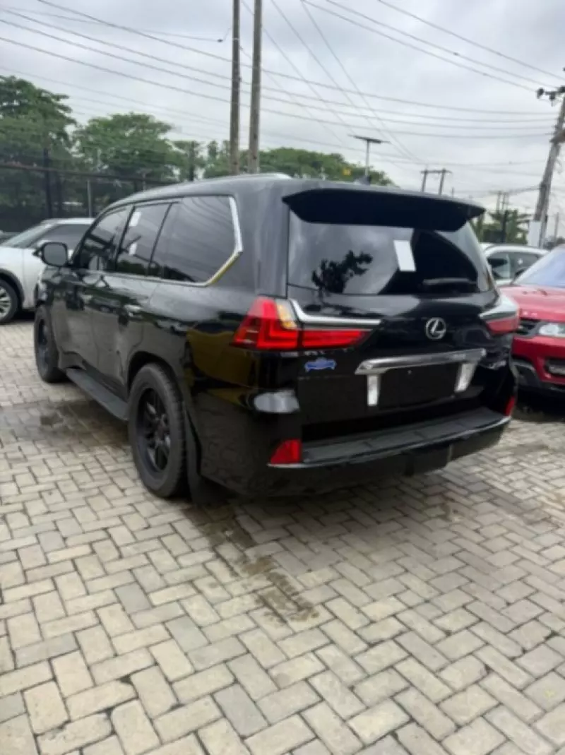 Lexus LX 570 - 2017