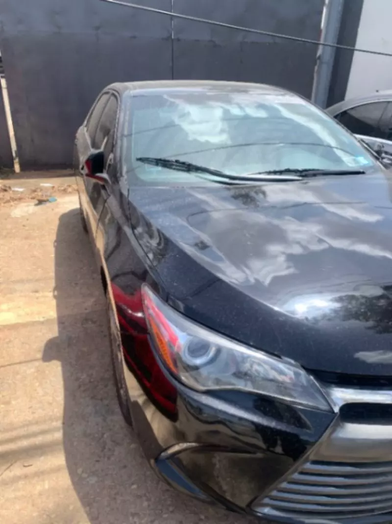 Toyota Camry   - 2016