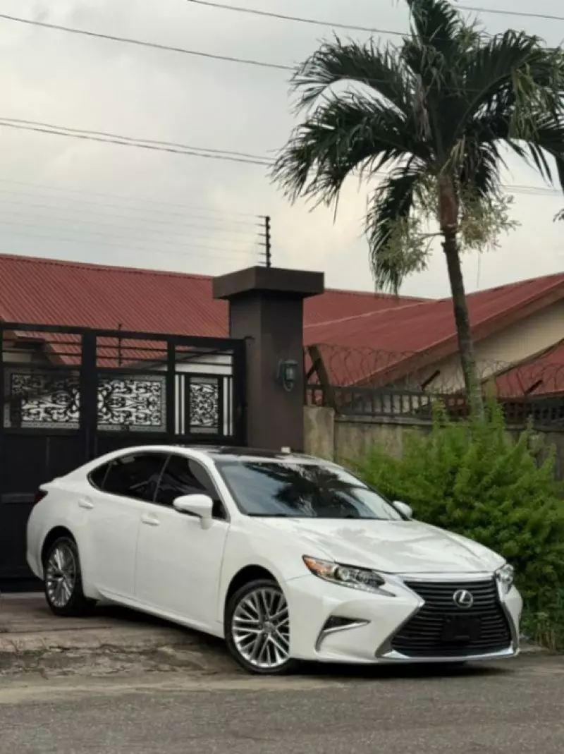 Lexus ES 350   - 2016