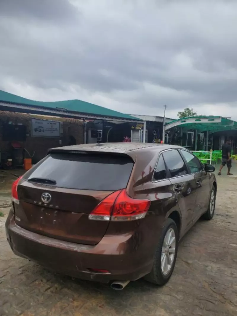 TOYOTA Venza   - 2010