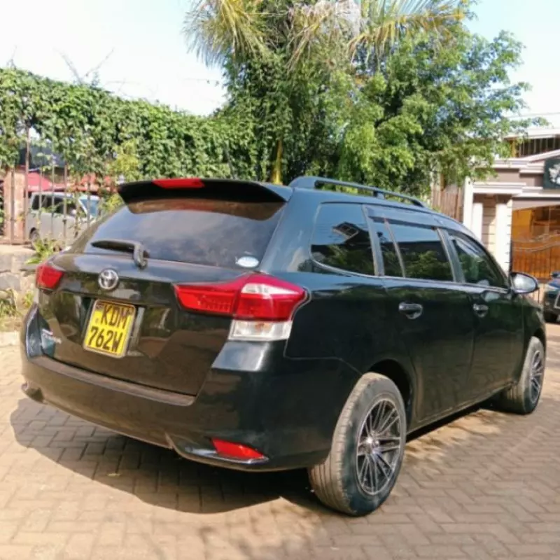 Toyota Fielder    - 2016