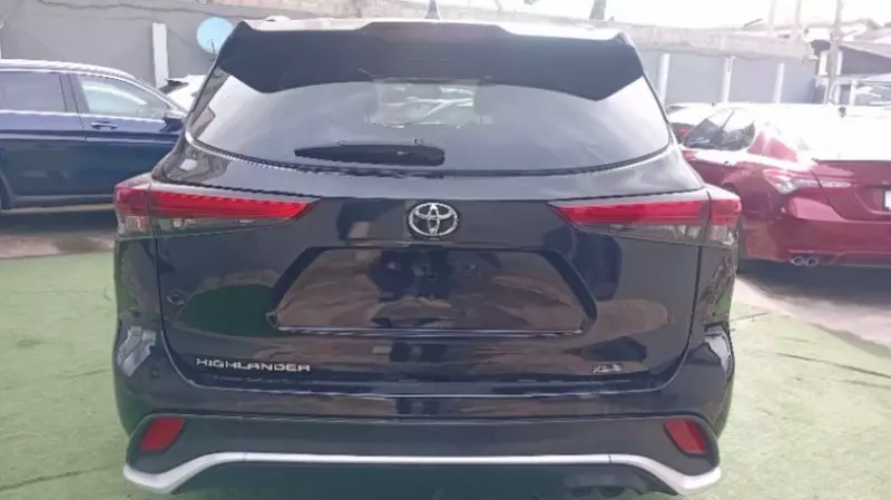 TOYOTA Highlander Hybrid   - 2021