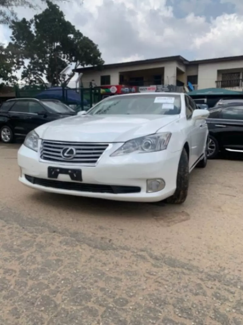 Lexus ES 350   - 2012
