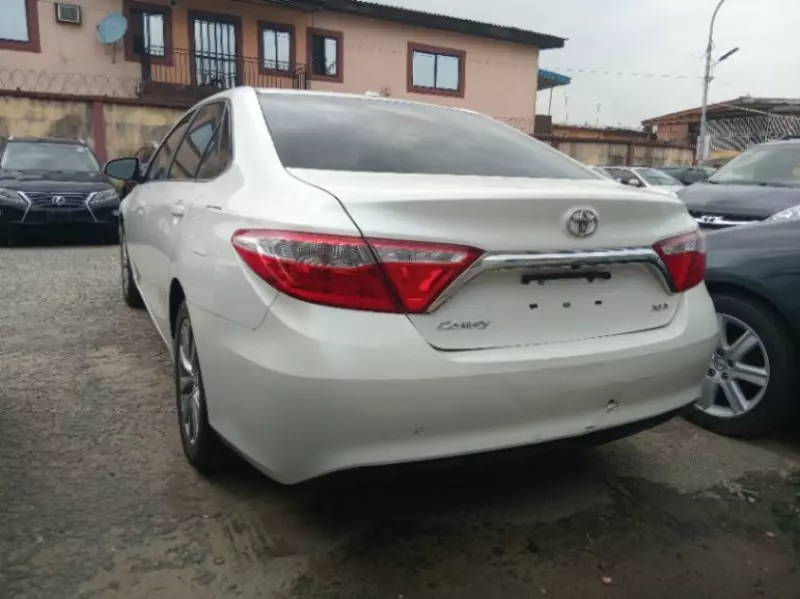 Toyota Camry   - 2014