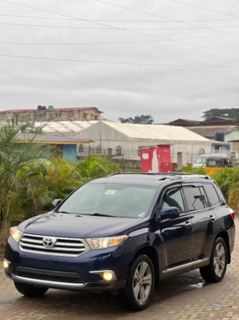 TOYOTA Highlander   - 2012