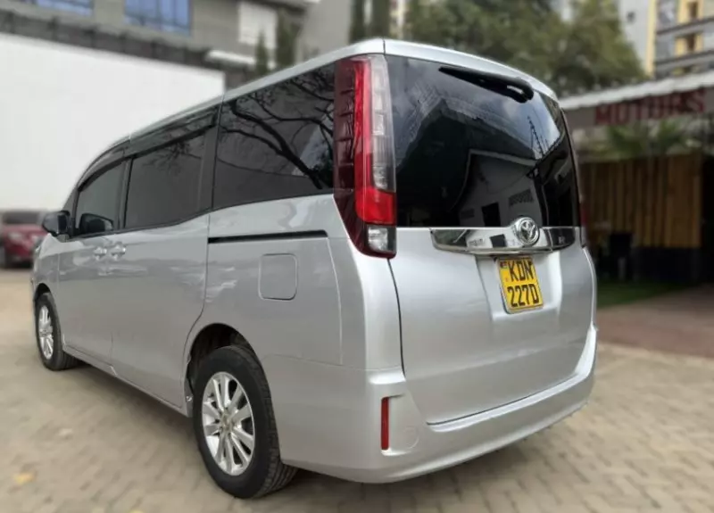 TOYOTA Noah   - 2016