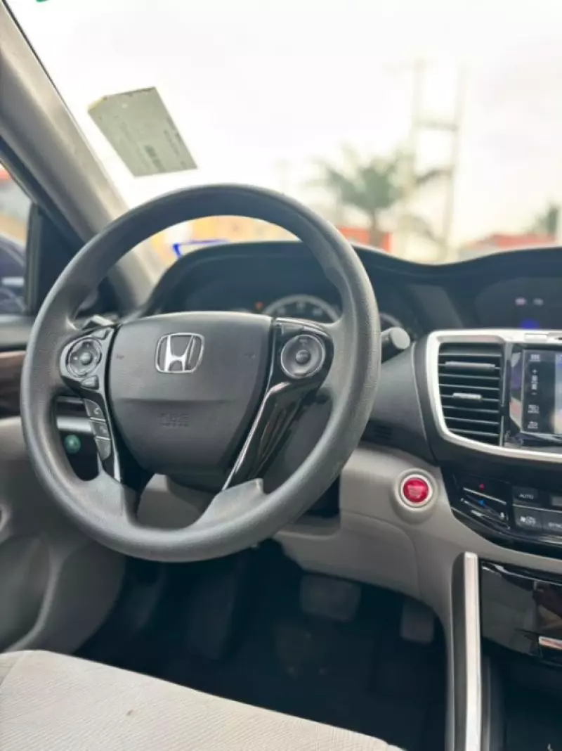 Honda Accord   - 2017
