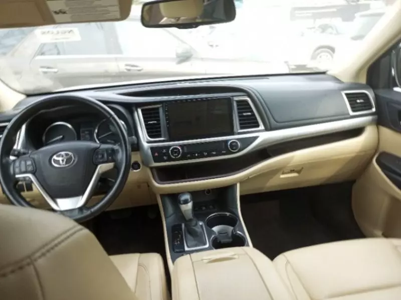 Toyota Highlander   - 2015