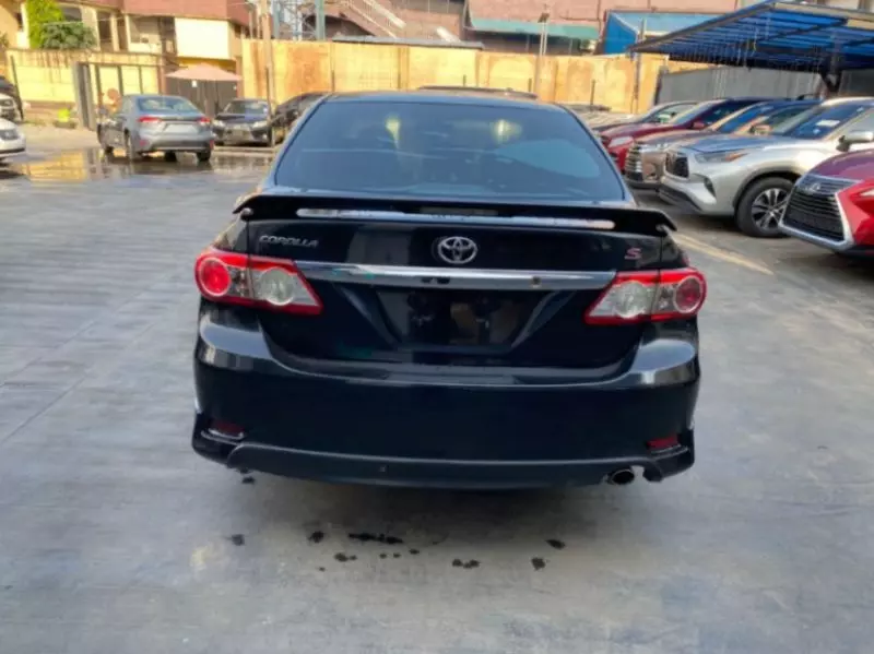 Toyota Corolla   - 2011
