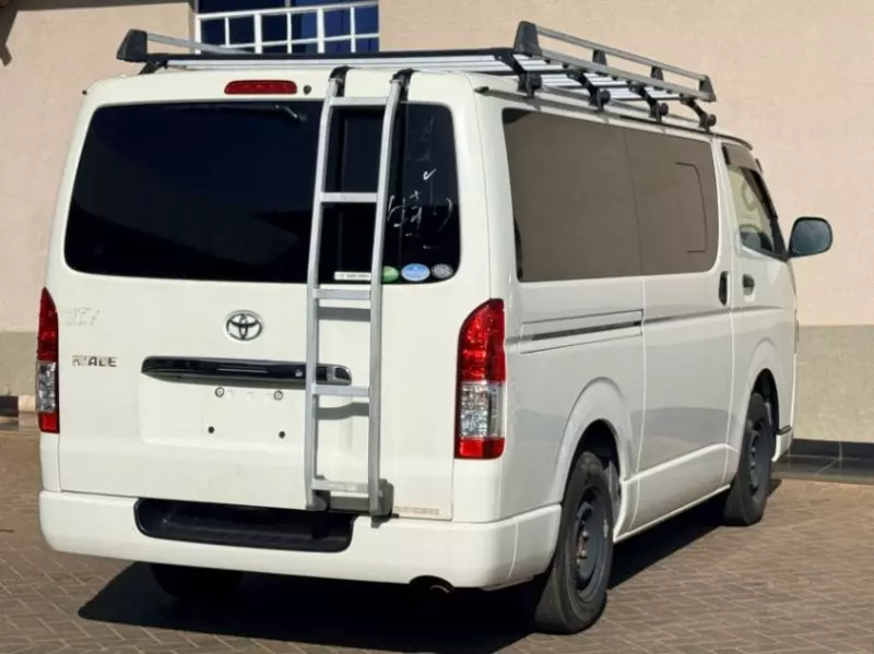 Toyota Hiace   - 2018