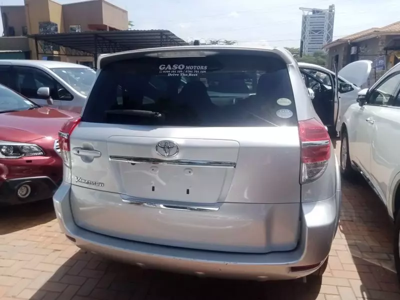 Toyota Vanguard    - 2012