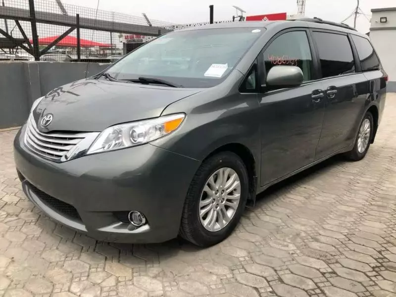 Toyota Sienna   - 2012