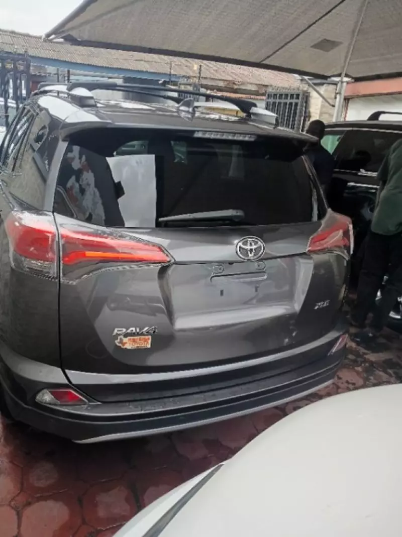 Toyota Rav4   - 2016