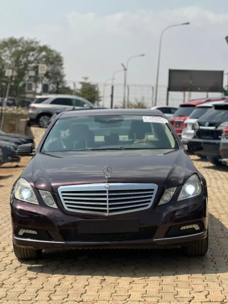 Mercedes-Benz E350   - 2009