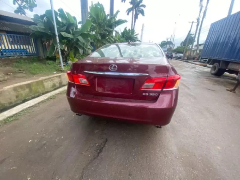 Lexus ES   - 2012