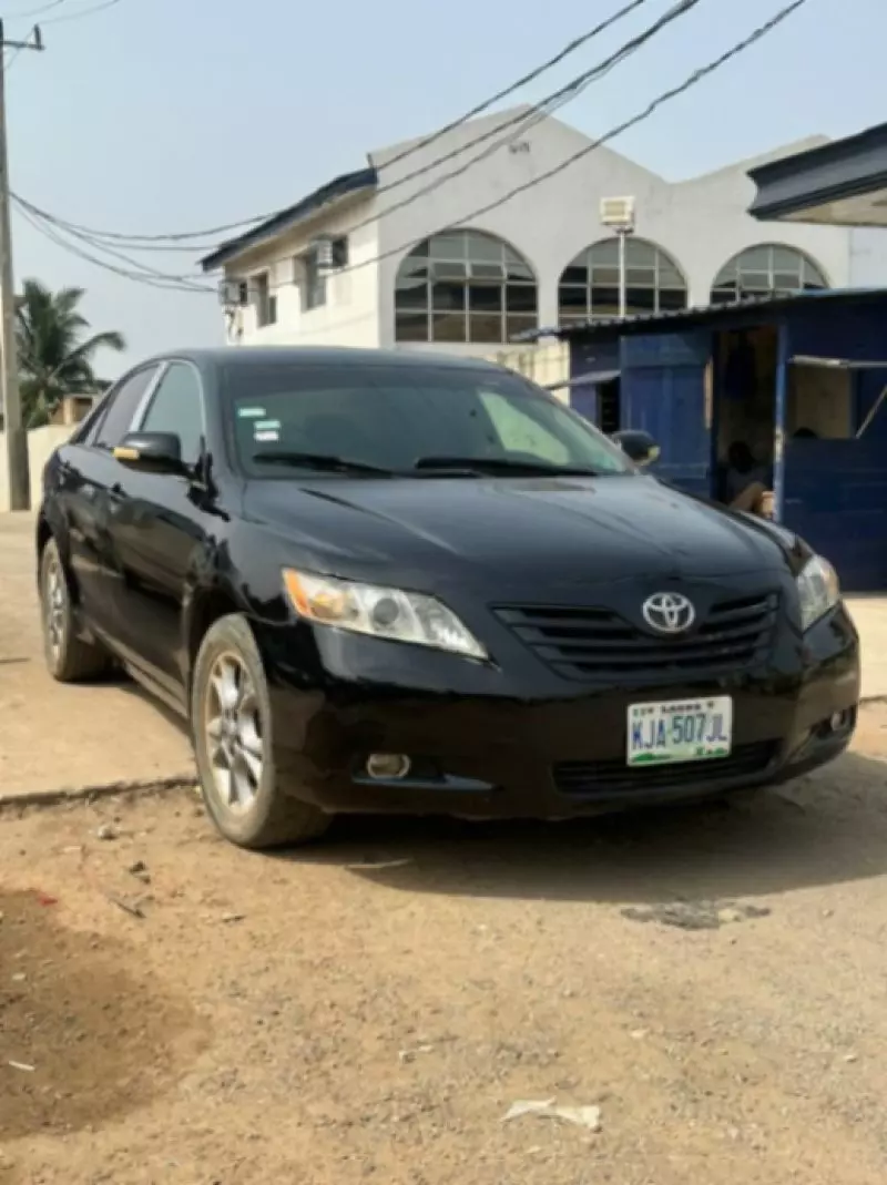 Toyota Camry   - 2007