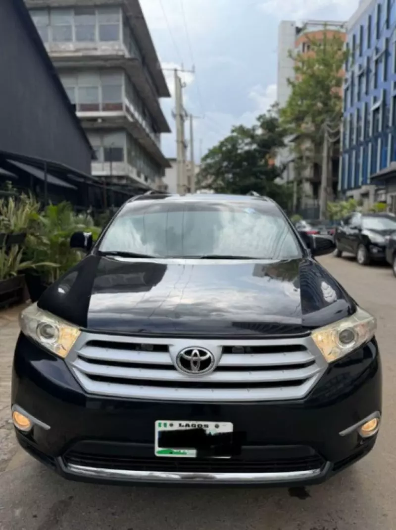 TOYOTA Highlander   - 2010