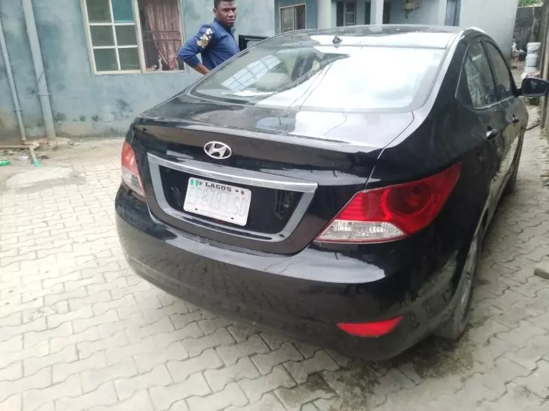 Hyundai Accent   - 2011