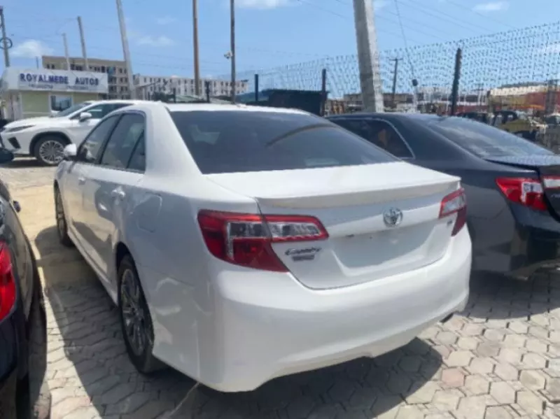 Toyota Camry - 2013
