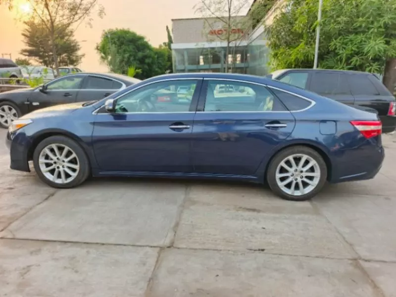 TOYOTA Avalon   - 2015