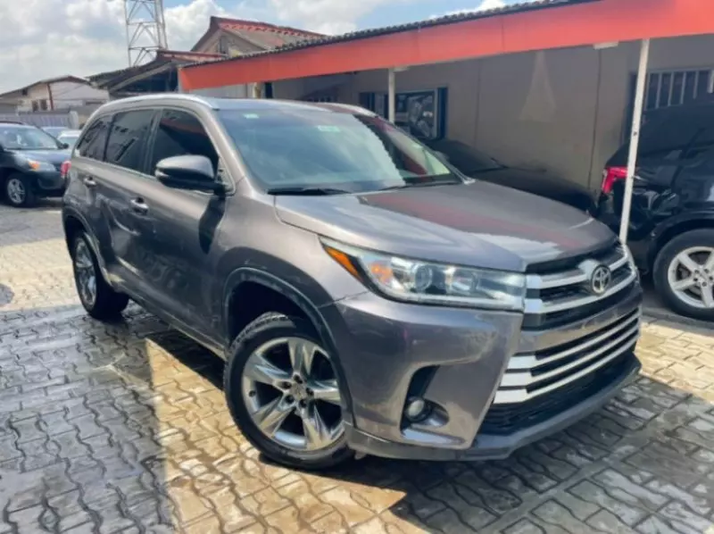 Toyota Highlander   - 2014