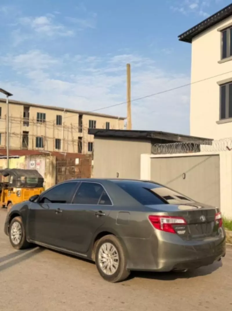 Toyota Camry   - 2012