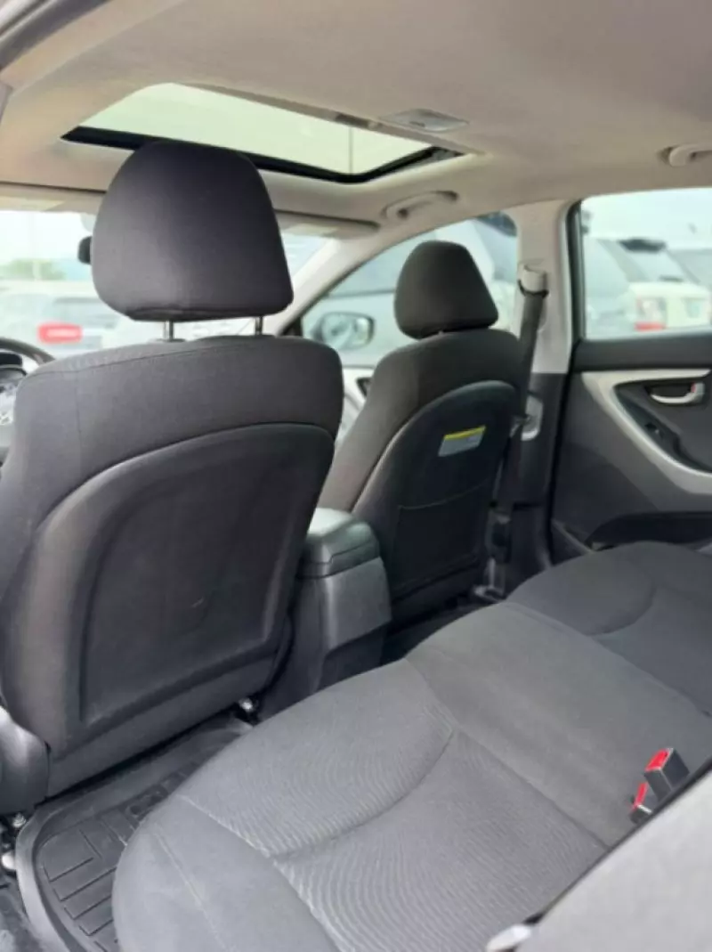 Hyundai Elantra - 2015