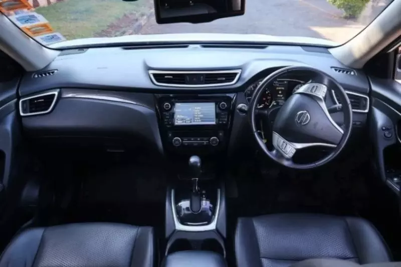 Nissan X-Trail   - 2016