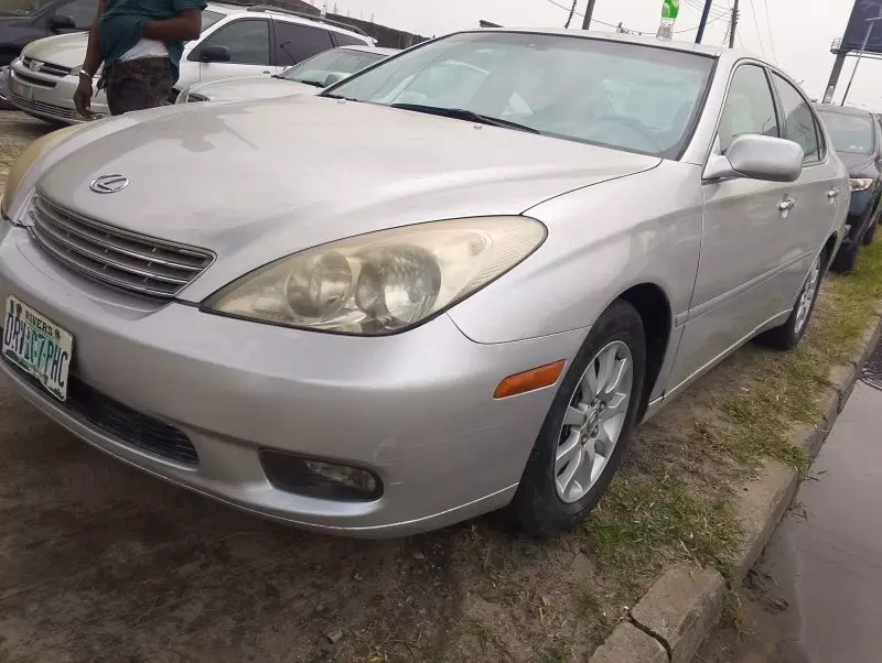 Lexus ES 330   - 2004