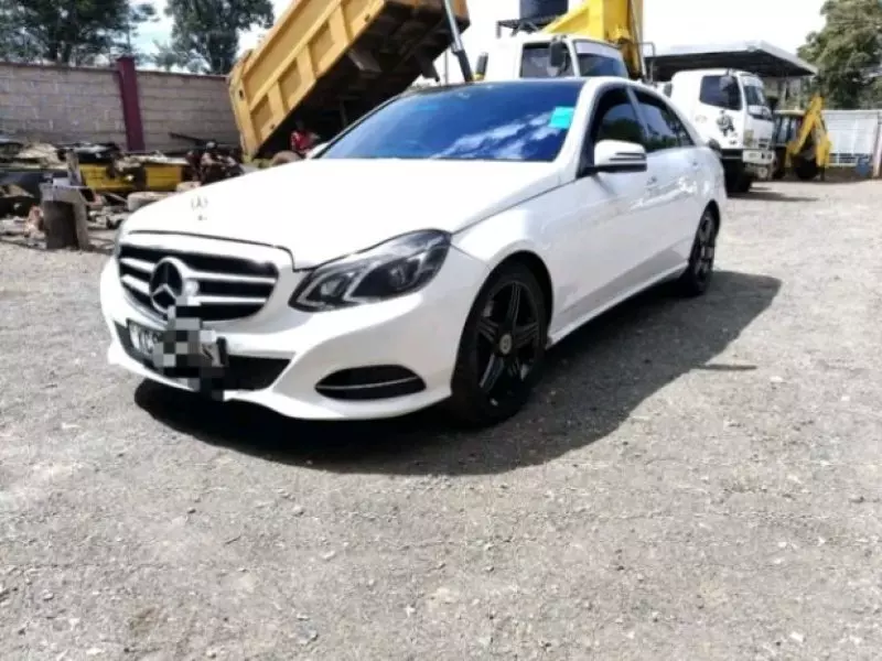 Mercedes-Benz E350   - 2013