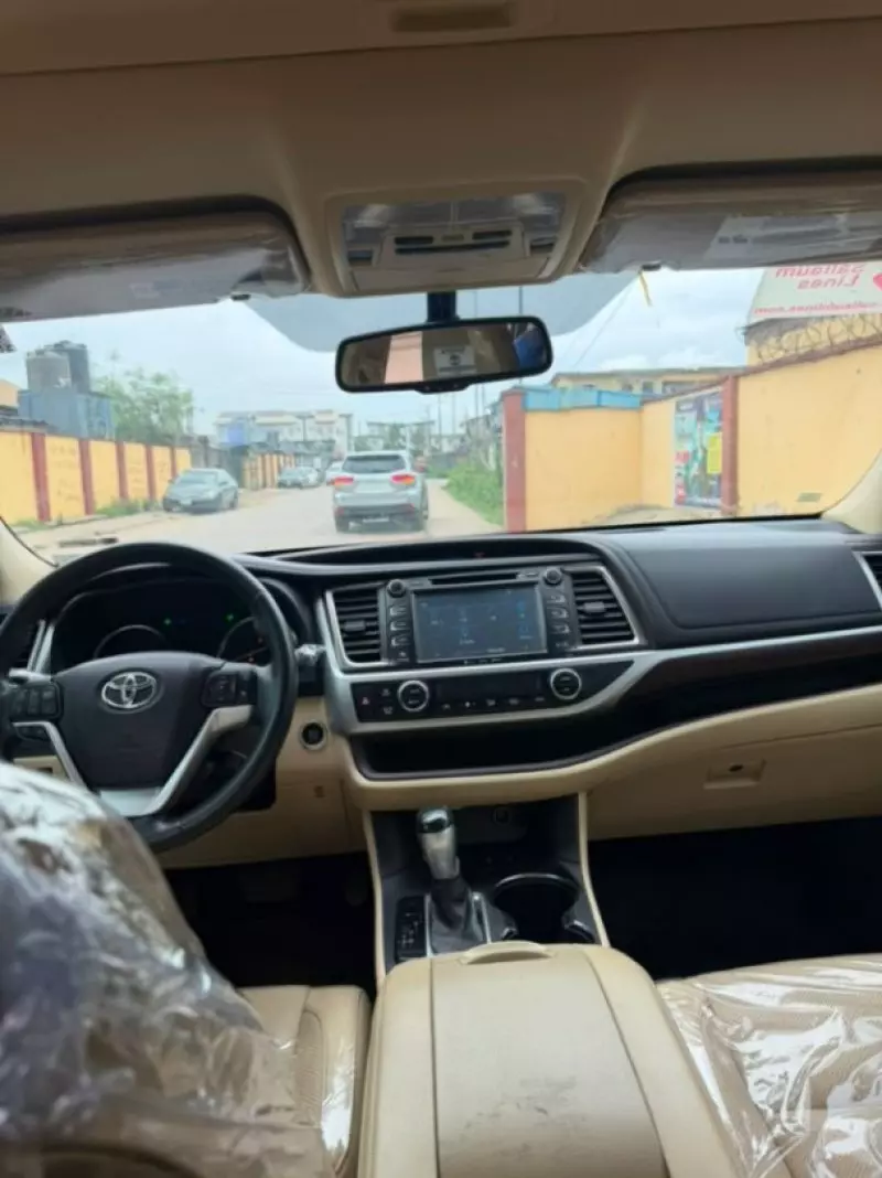 TOYOTA Highlander   - 2016