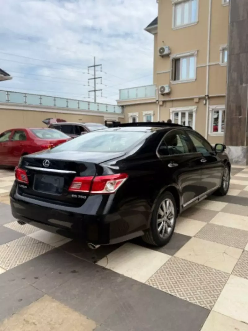 Lexus ES 350   - 2011