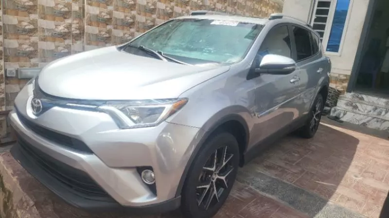 Toyota RAV4   - 2016