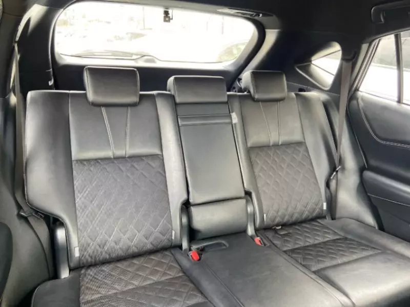 Toyota Harrier   - 2018