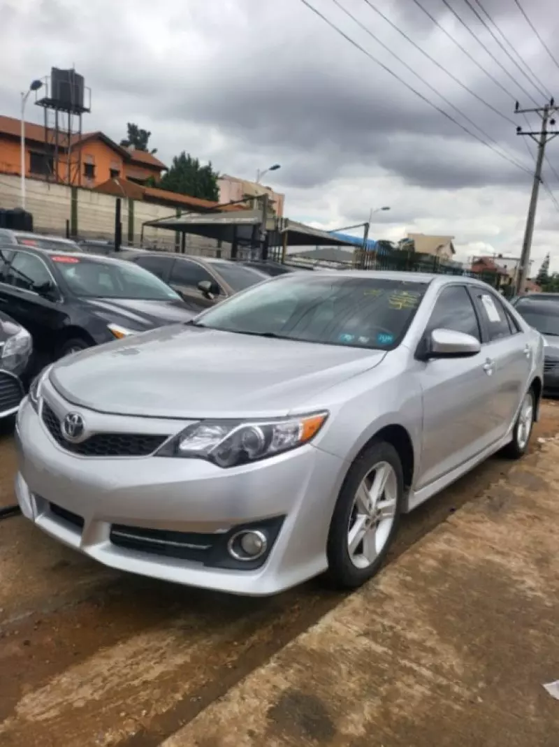 Toyota Camry   - 2014
