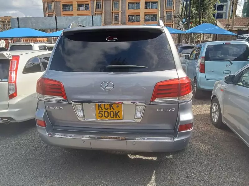Lexus LX   - 2011