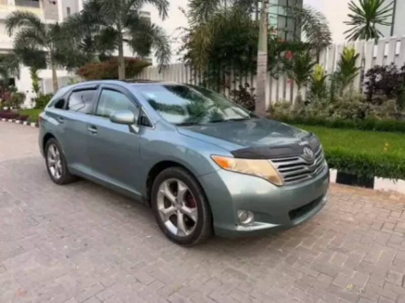 TOYOTA Venza   - 2010