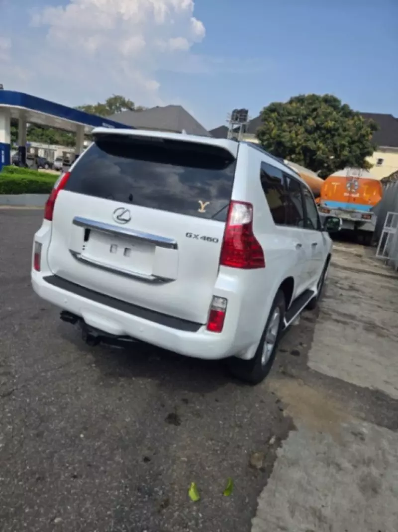 Lexus GX 460   - 2011