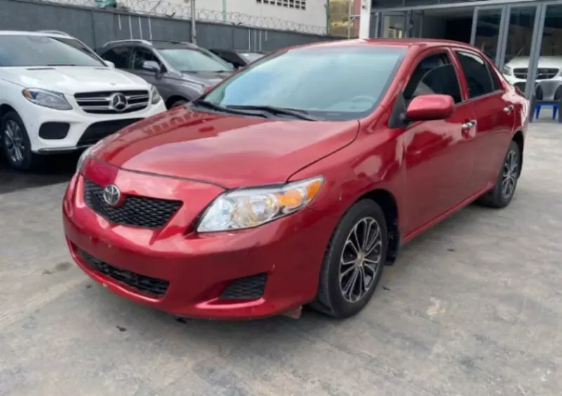 Toyota Corolla   - 2010