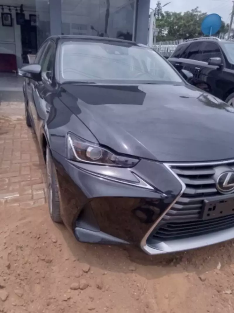 Lexus IS 300   - 2016