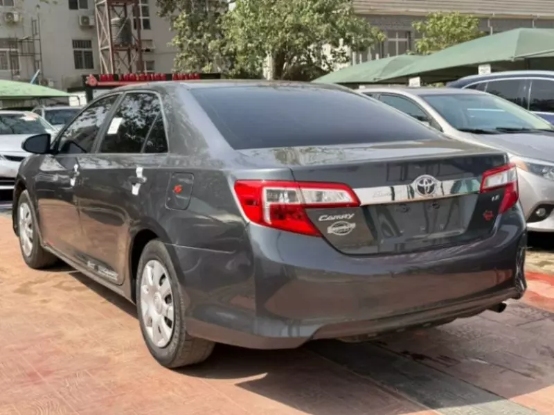 Toyota Camry   - 2014