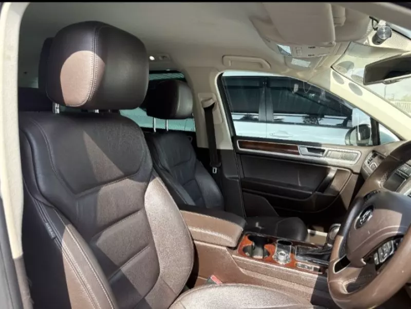 Volkswagen Touareg   - 2015