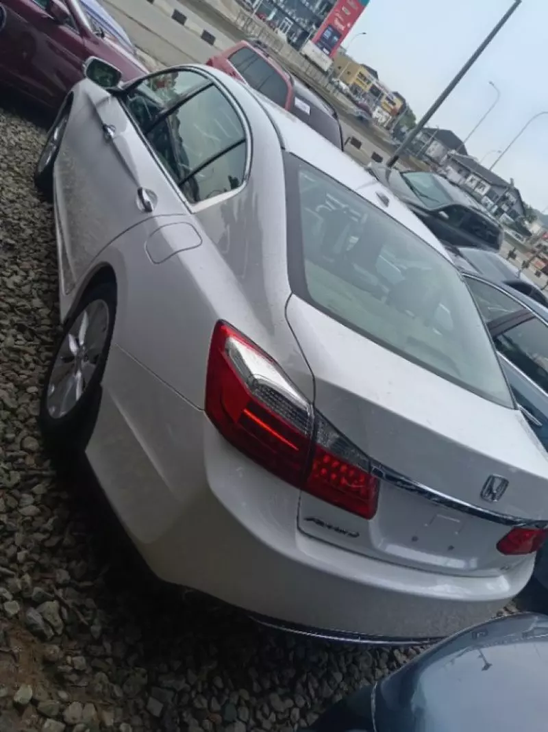 Honda Accord   - 2013