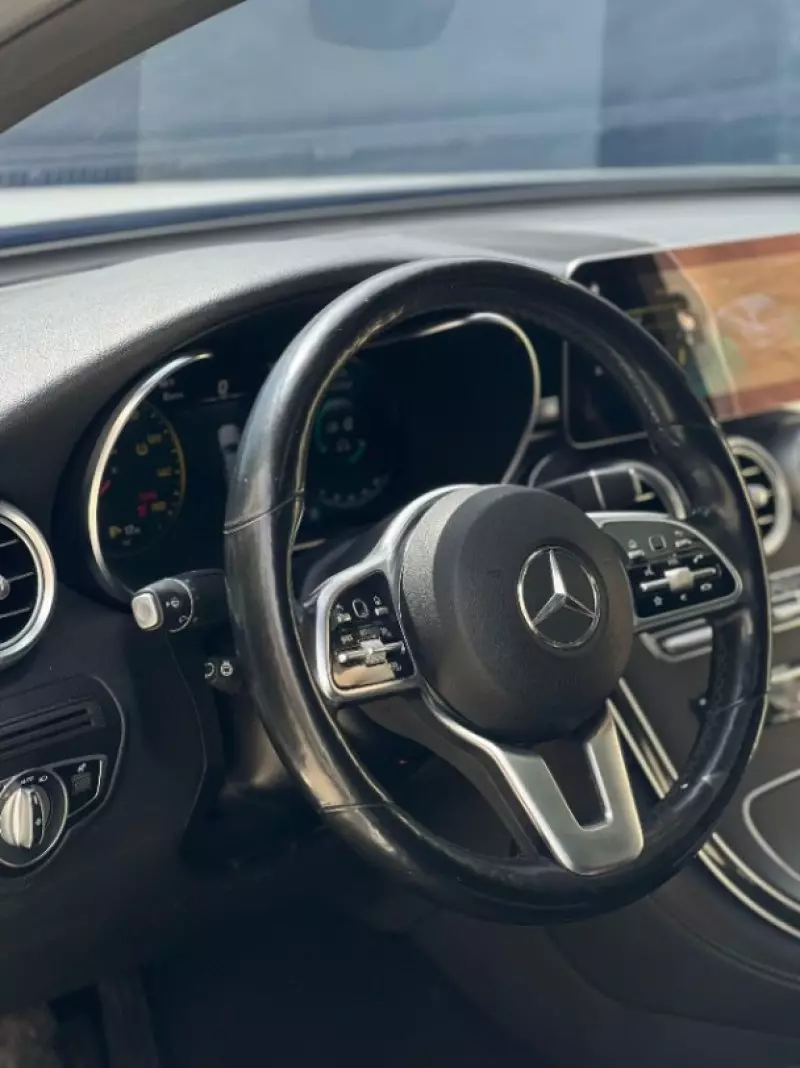 Mercedes-Benz GLC 300   - 2021