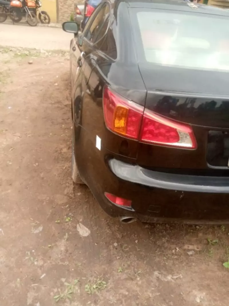Lexus IS   - 2009