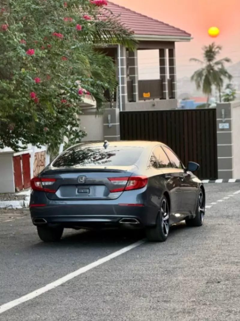 Honda Accord   - 2020