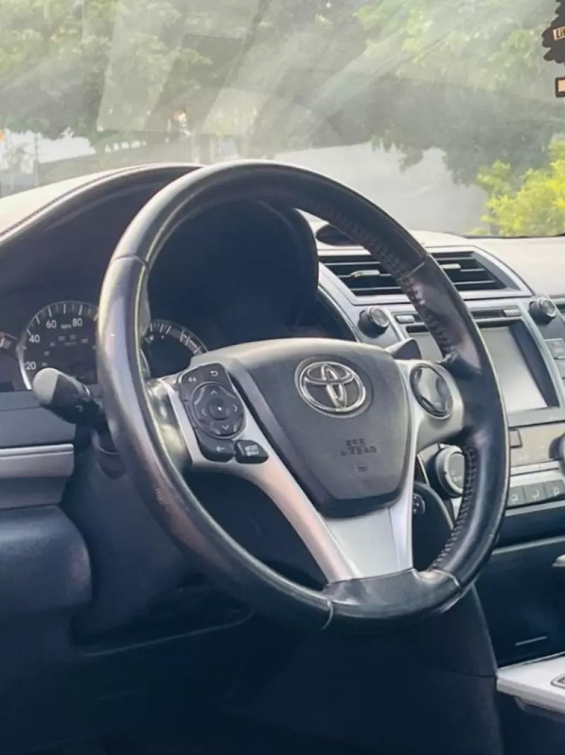 Toyota Camry   - 2014
