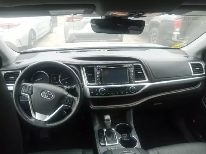 Toyota Highlander   - 2019