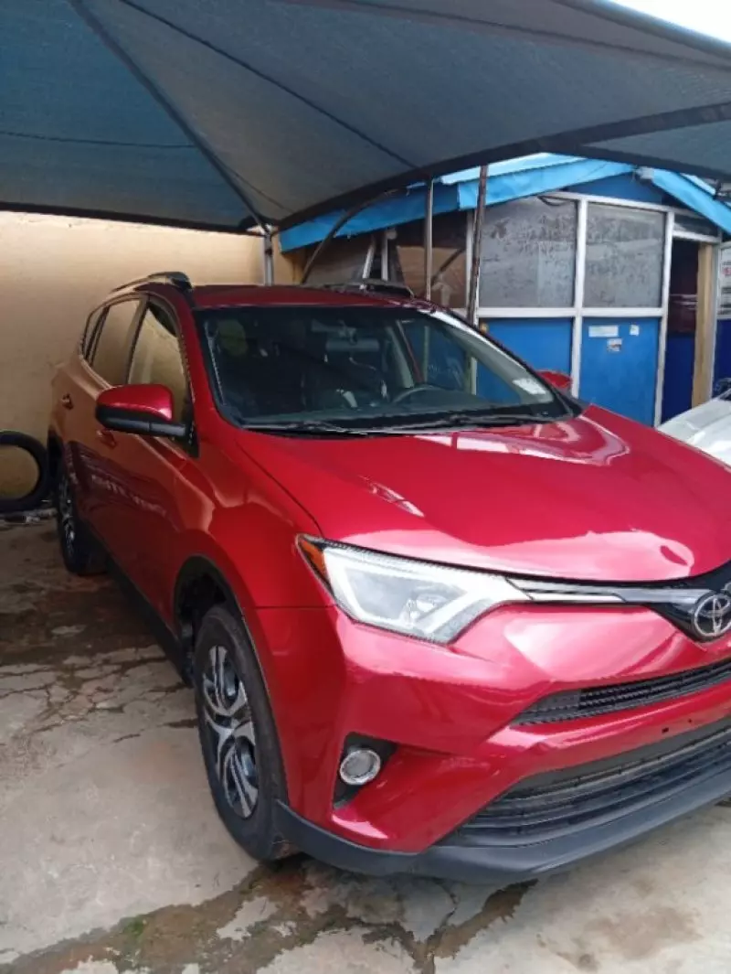 Toyota RAV4 - 2016