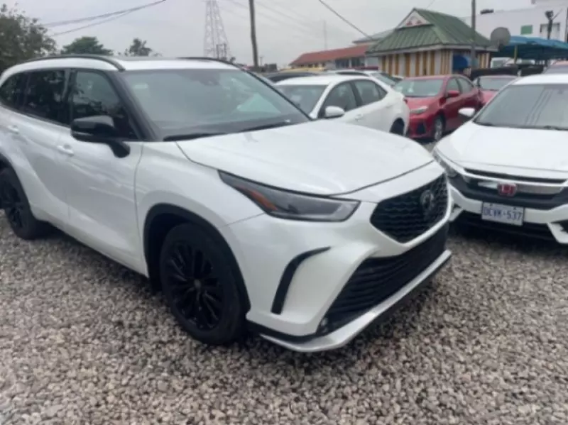 Toyota Highlander   - 2023